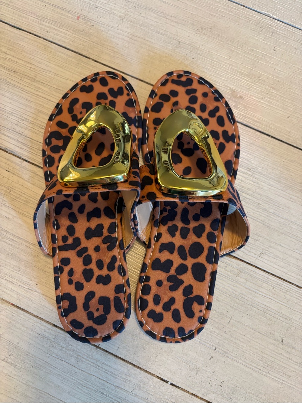 New Everglades Women’s Lulu 2 Spotted Cheetah Sandal Size 38 (7.5-8 US Size)